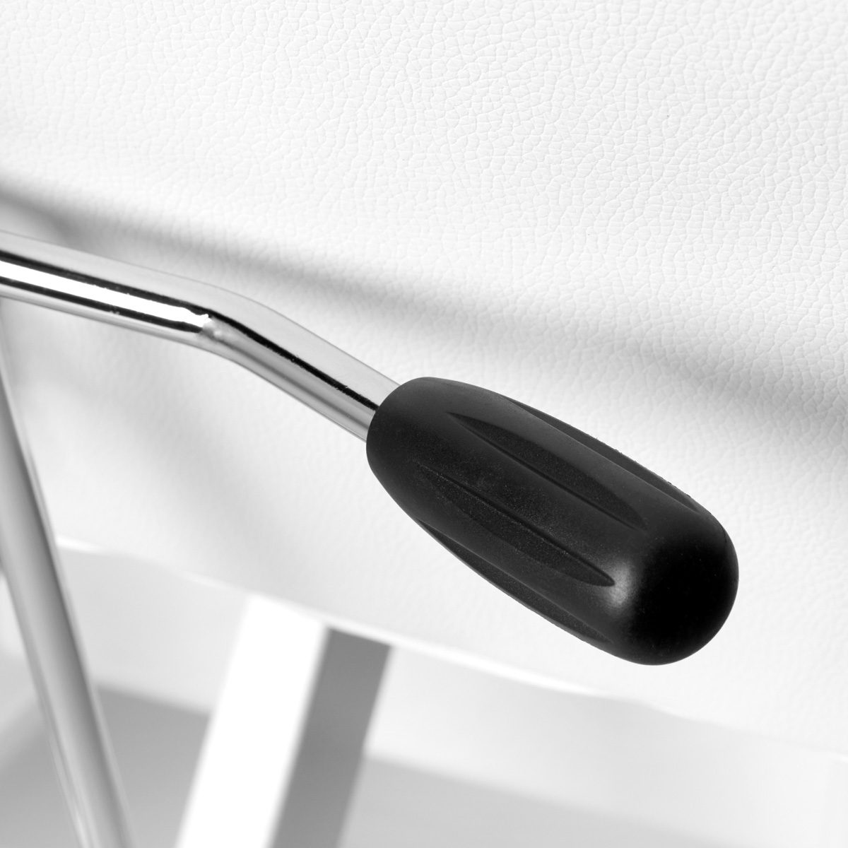 SILLON hoitotuoli, 2 lokerolla, valkoinen. SILLON hoitotuoli, 2 lokerolla, valkoinen.