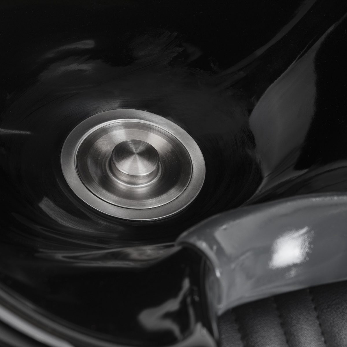 Gabbiano parturipesupaikka Patrizio musta Gabbiano parturipesupaikka Patrizio musta