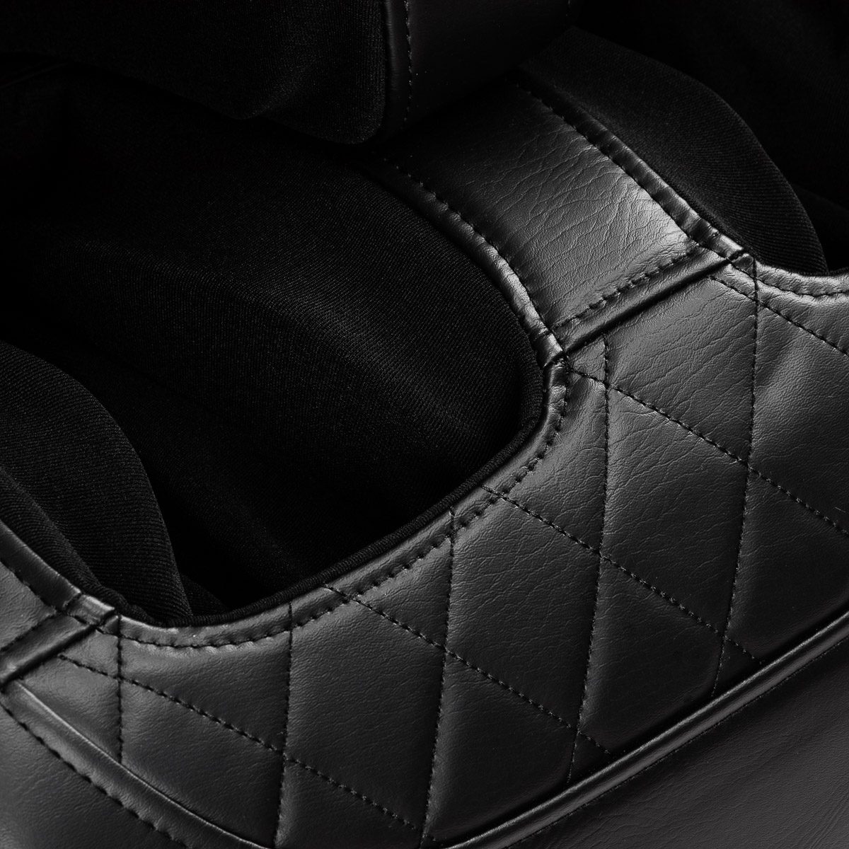 Sakura Classic 305 -hierontatuoli, puujäljitelmä. Sakura Classic 305 -hierontatuoli, puujäljitelmä.