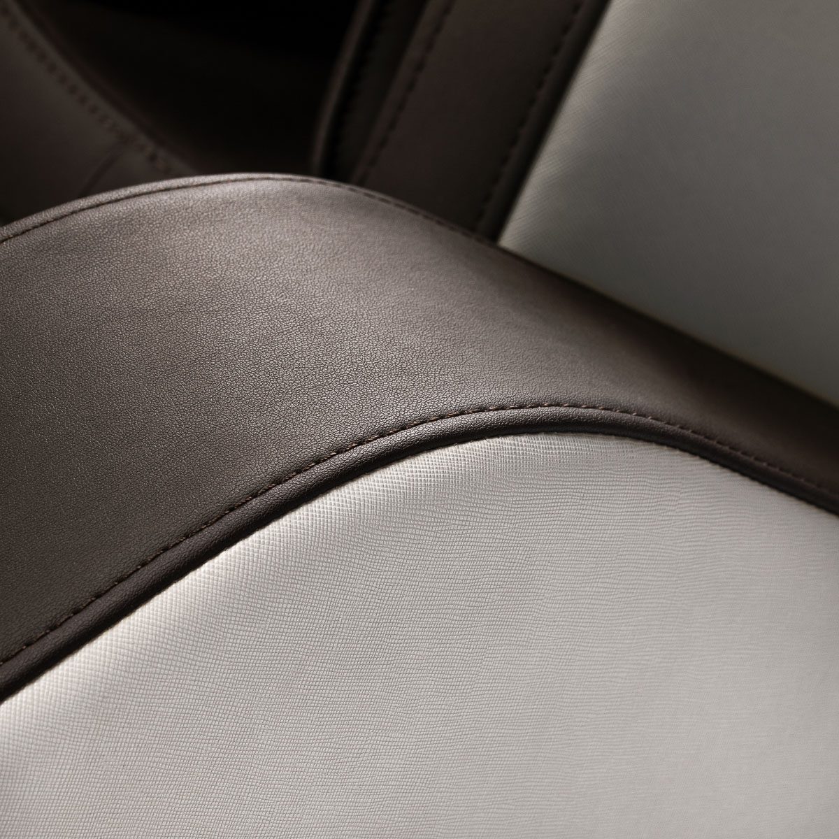 Sakura Comfort Plus 806 hierontatuoli, ruskea Sakura Comfort Plus 806 hierontatuoli, ruskea