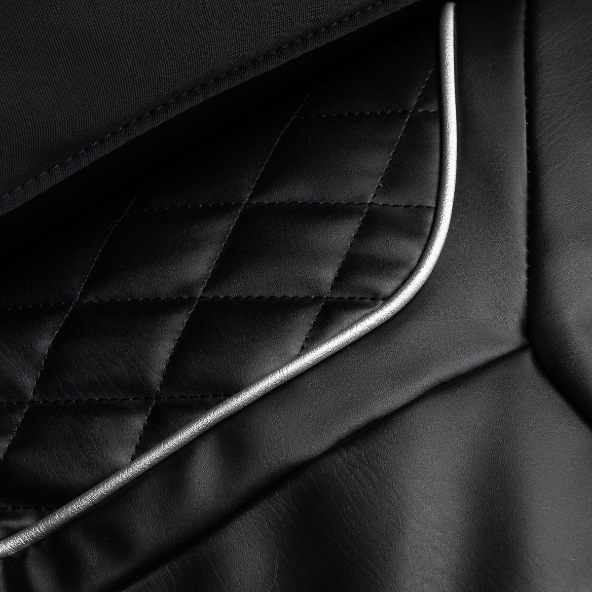 Sakura Prime 108 -hierova tuoli, musta Sakura Prime 108 -hierova tuoli, musta