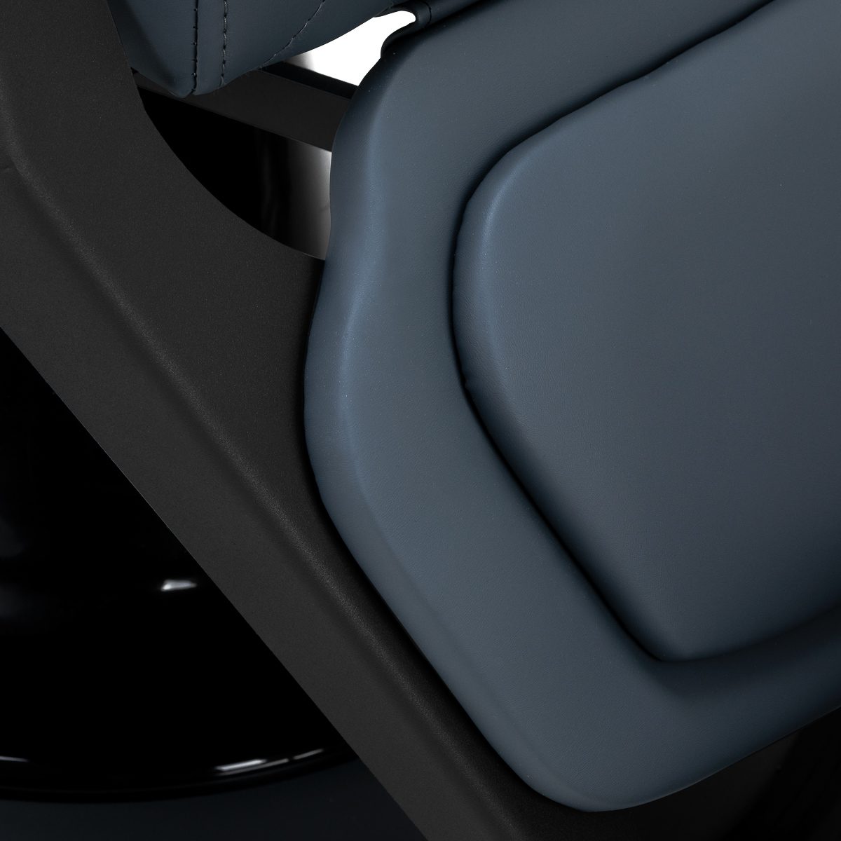 Gabbiano parturituoli Bruno, grafiitinharmaa, mustalla rungolla Gabbiano parturituoli Bruno, grafiitinharmaa, mustalla rungolla