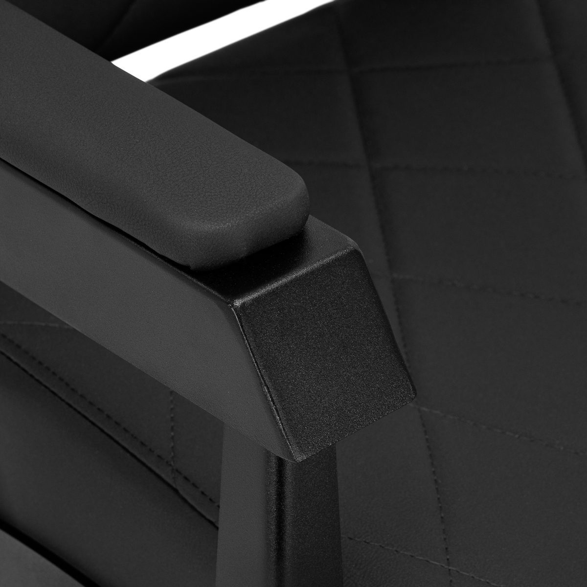 Gabbiano parturituoli Bruno, musta, mustalla rungolla Gabbiano parturituoli Bruno, musta, mustalla rungolla