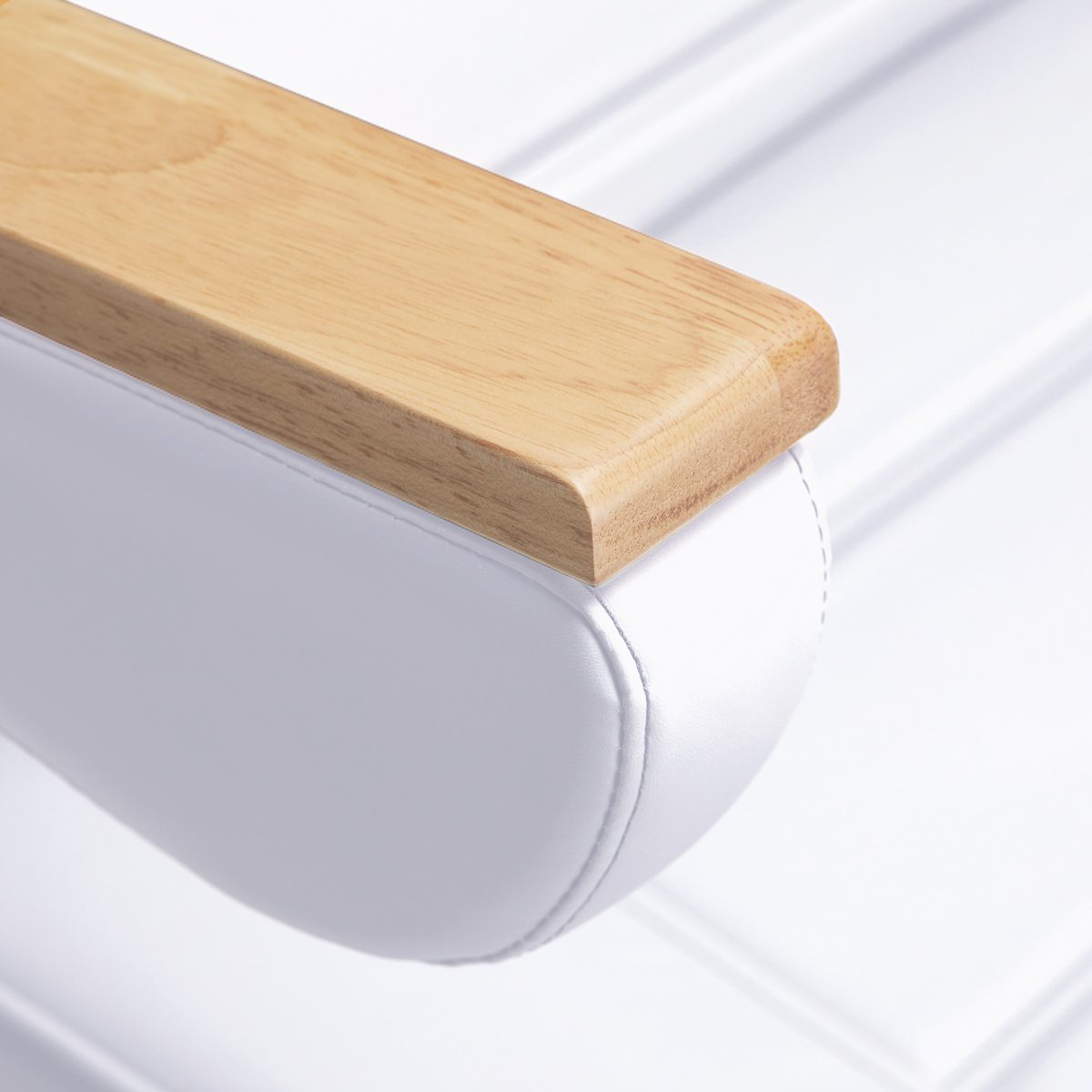 Sähkökäyttöinen hoitotuoli Sillon Lux, 3 moottoria, kylmän valkoinen Sähkökäyttöinen hoitotuoli Sillon Lux, 3 moottoria, kylmän valkoinen