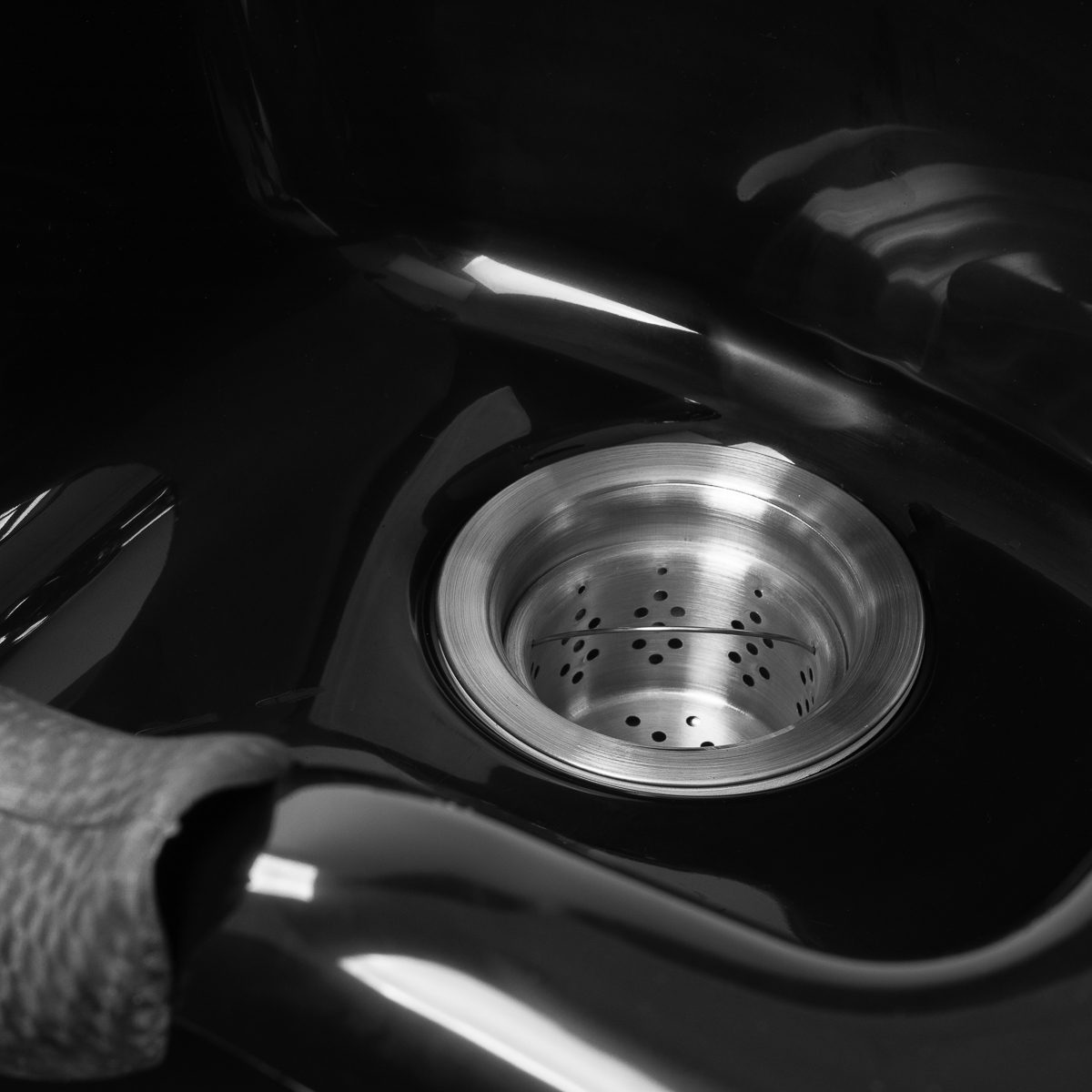 Gabbiano 5023 parturin pesuallasasema – musta MOMO Croissant Rannetuki Valkoinen