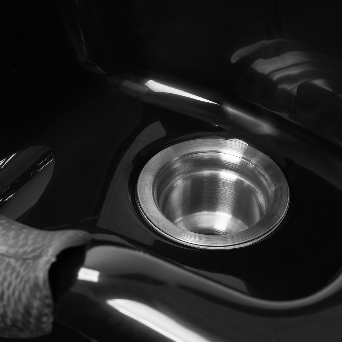 Gabbiano 5023 parturin pesuallasasema – musta MOMO Croissant Rannetuki Valkoinen