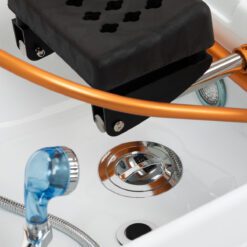 Gabbiano Head Spa Maldives kampaamon pesupaikka ja hoitovuode, beige