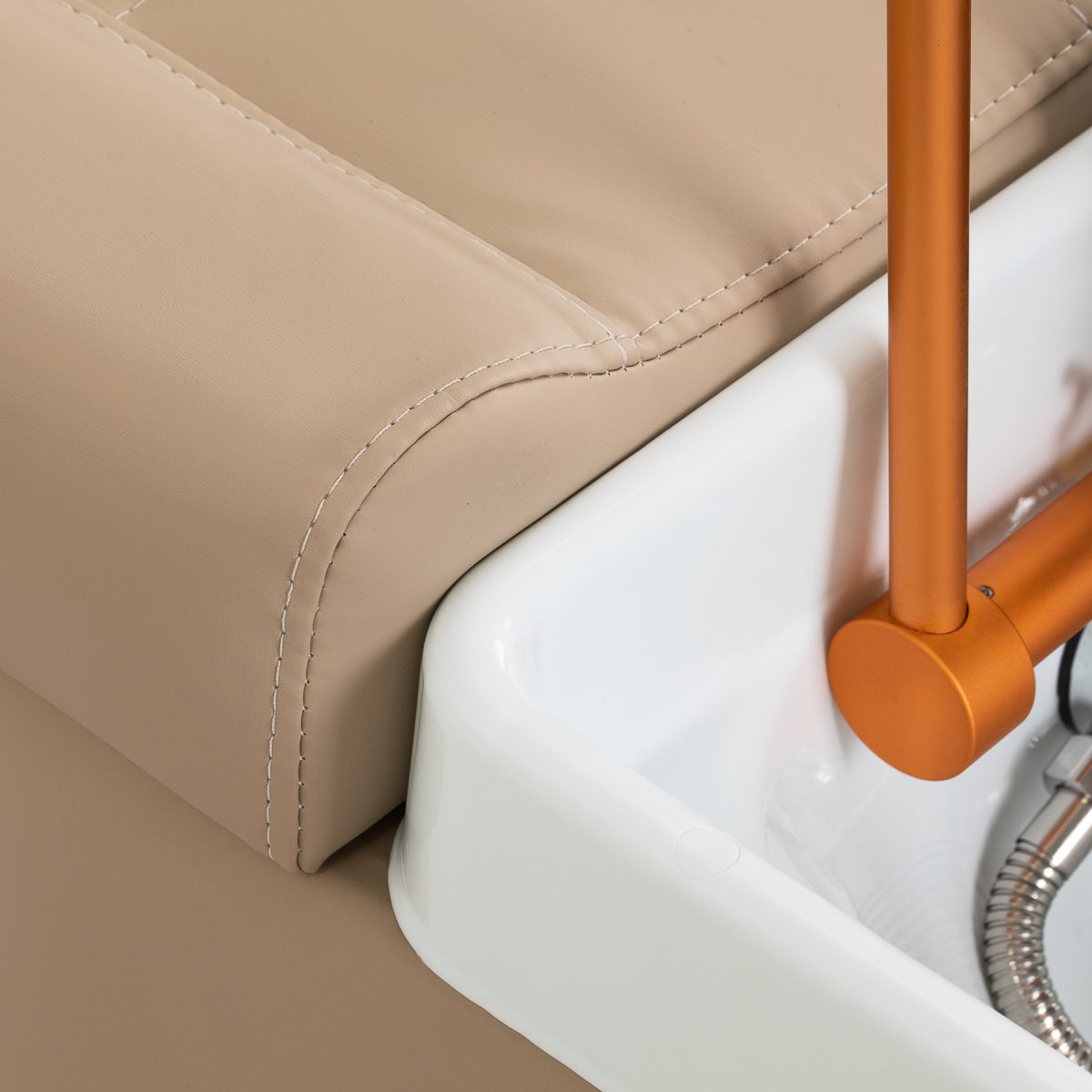 Gabbiano Head Spa Maldives kampaamon pesupaikka ja hoitovuode, beige Gabbiano Head Spa Maldives kampaamon pesupaikka ja hoitovuode, beige