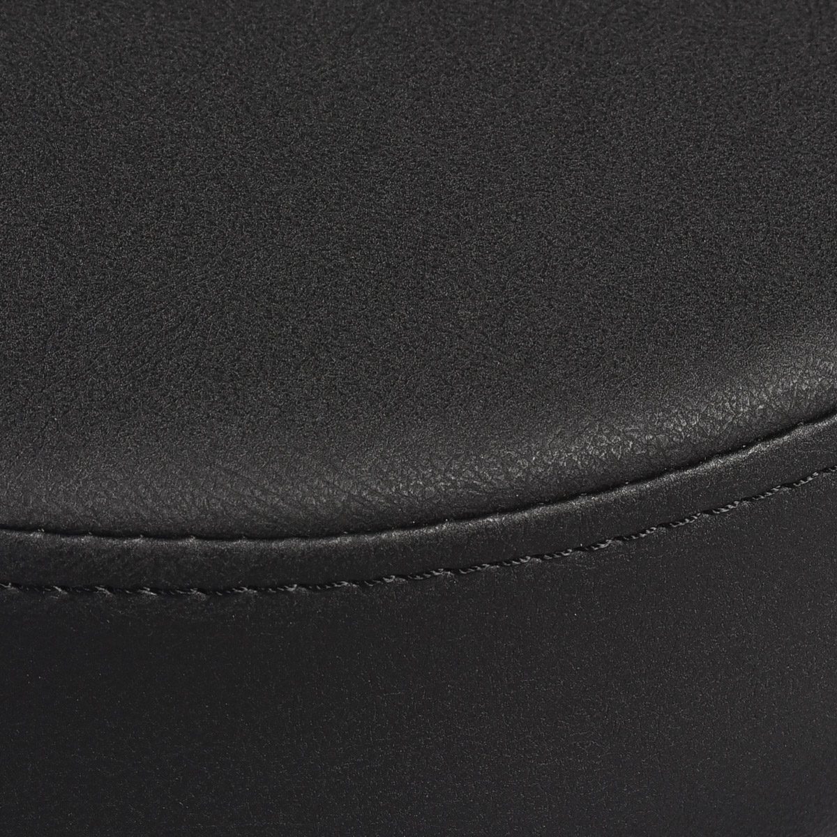 Gabbiano D026 kampaamojakkara selkänojalla, musta Gabbiano D026 kampaamojakkara selkänojalla, musta