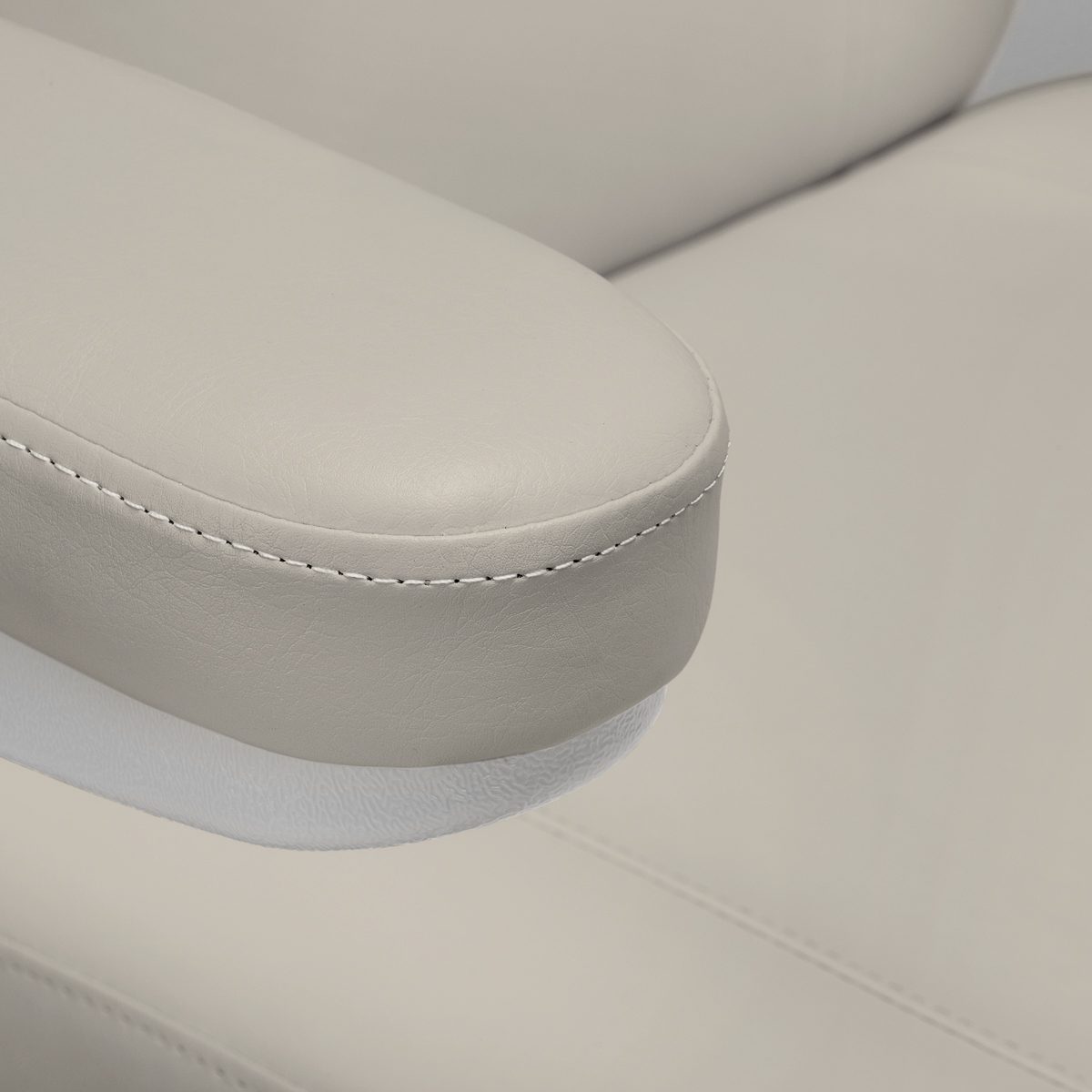 Hoitotuoli Sillon Classic, sähkökäyttöinen, 3 moottoria, beige Hoitotuoli Sillon Classic, sähkökäyttöinen, 3 moottoria, beige