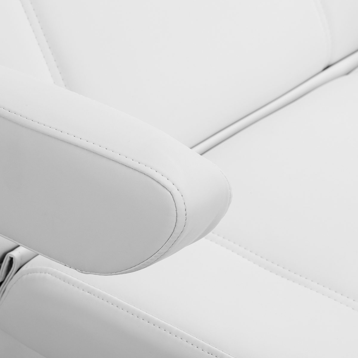 Azzurro Lux Pedi hoitotuoli, sähkökäyttöinen, 5 moottoria, valkoinen Azzurro Lux Pedi hoitotuoli, sähkökäyttöinen, 5 moottoria, valkoinen