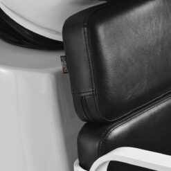 Gabbiano Porto kampaamon pesupaikka, valkoinen–musta