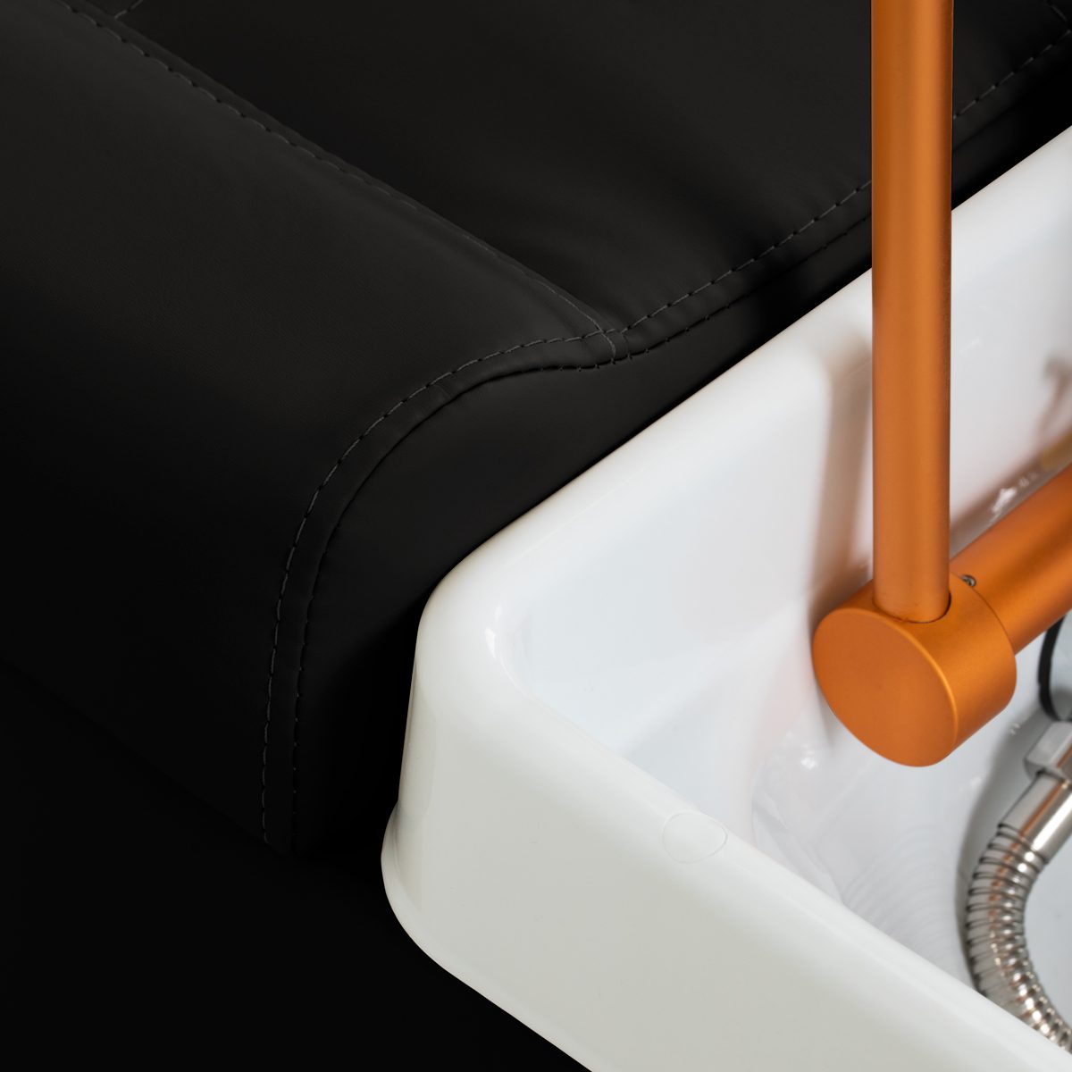 Head Spa -hoitovuode Gabbiano Maldives, musta Head Spa -hoitovuode Gabbiano Maldives, musta