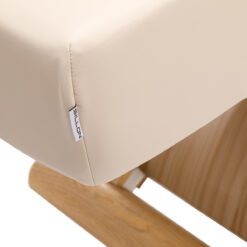 SPA-hoitotuoli Sillon Siesta, kermanvaalea, vaaleanruskea jalusta.