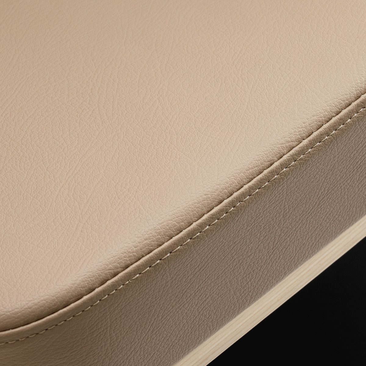 Kampaamotuoli Bratislavia, beige, kromattu jalusta Kampaamotuoli Bratislavia, beige, kromattu jalusta